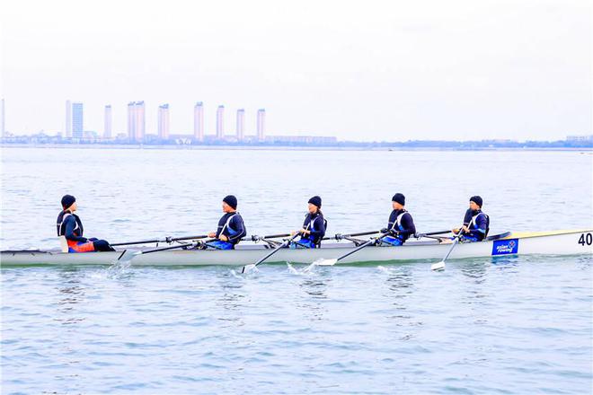 j9九游会真人游戏第一品牌上演海上“速度与”！2023亚洲海岸赛艇大师赛在青岛西(图4)