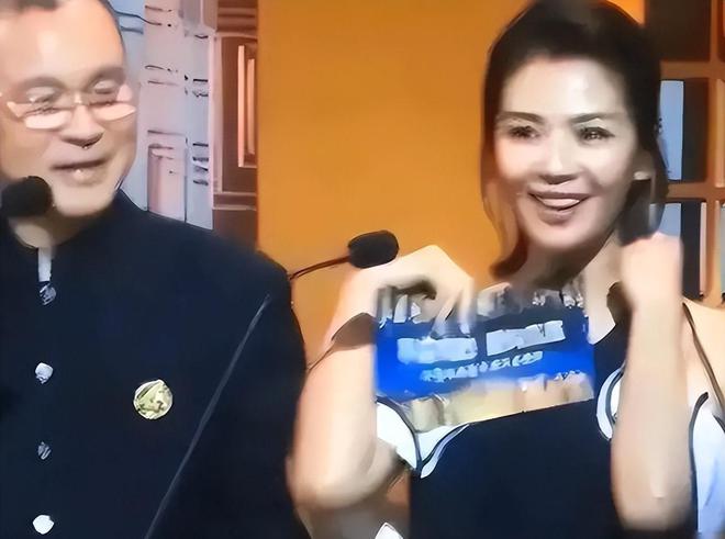 j9九游刘涛事件引起热议公众期待明星保持形象和尺度平衡!(图1)