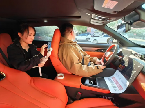 j9九游会真人游戏第一品牌易车：新媒体营销实践汽车经销商转型新方向(图6)