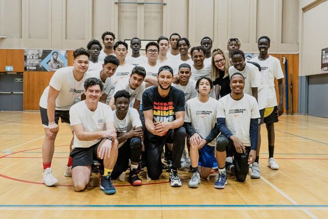j9九游豪宅3年亏540万美元本西蒙斯NBA效力6年一共赚到了多少钱？(图10)