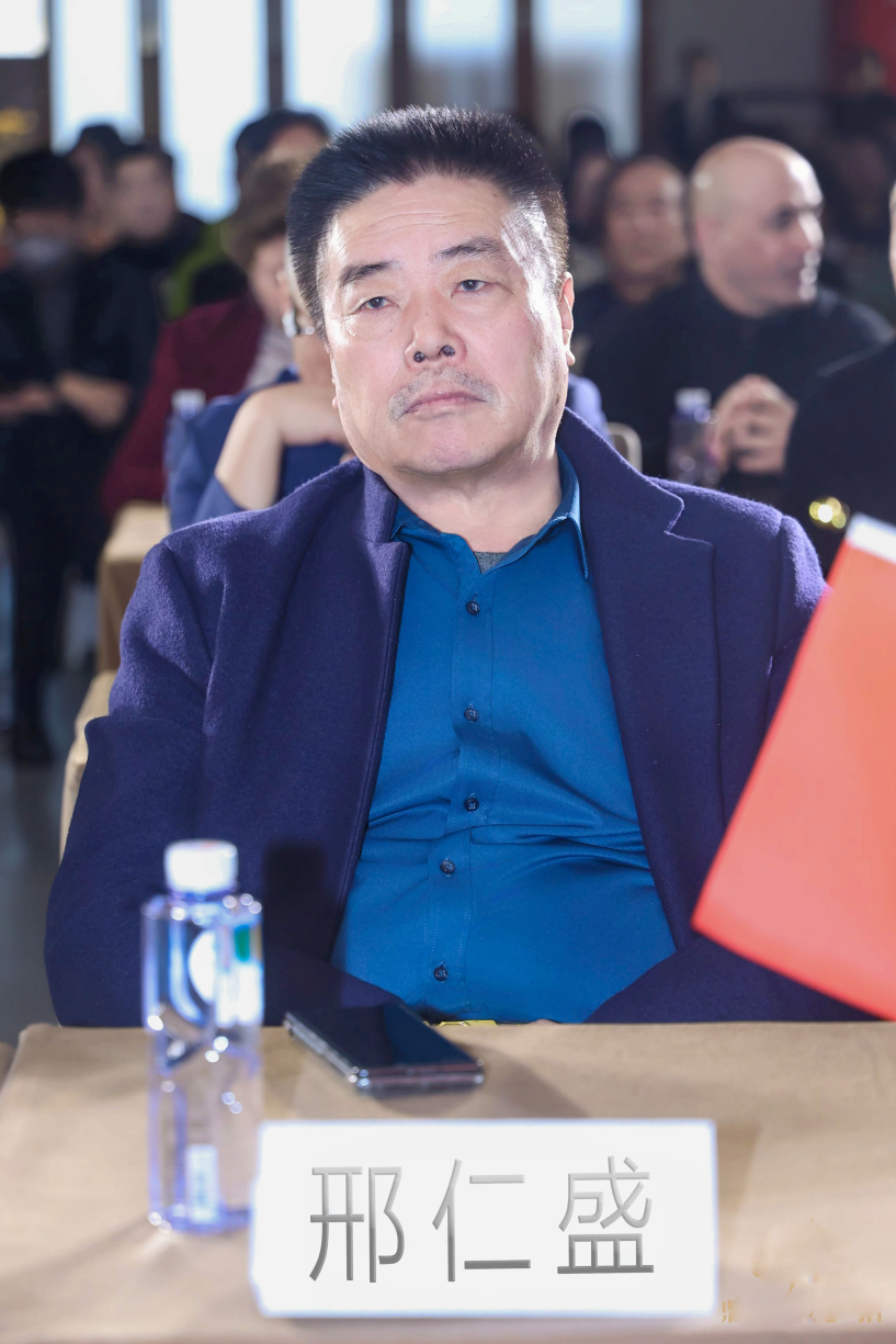 j9九游会真人游戏第一品牌“天下一品鲟龙爵”品牌盛典盛大举行开启鲟龙鱼产业新(图1)
